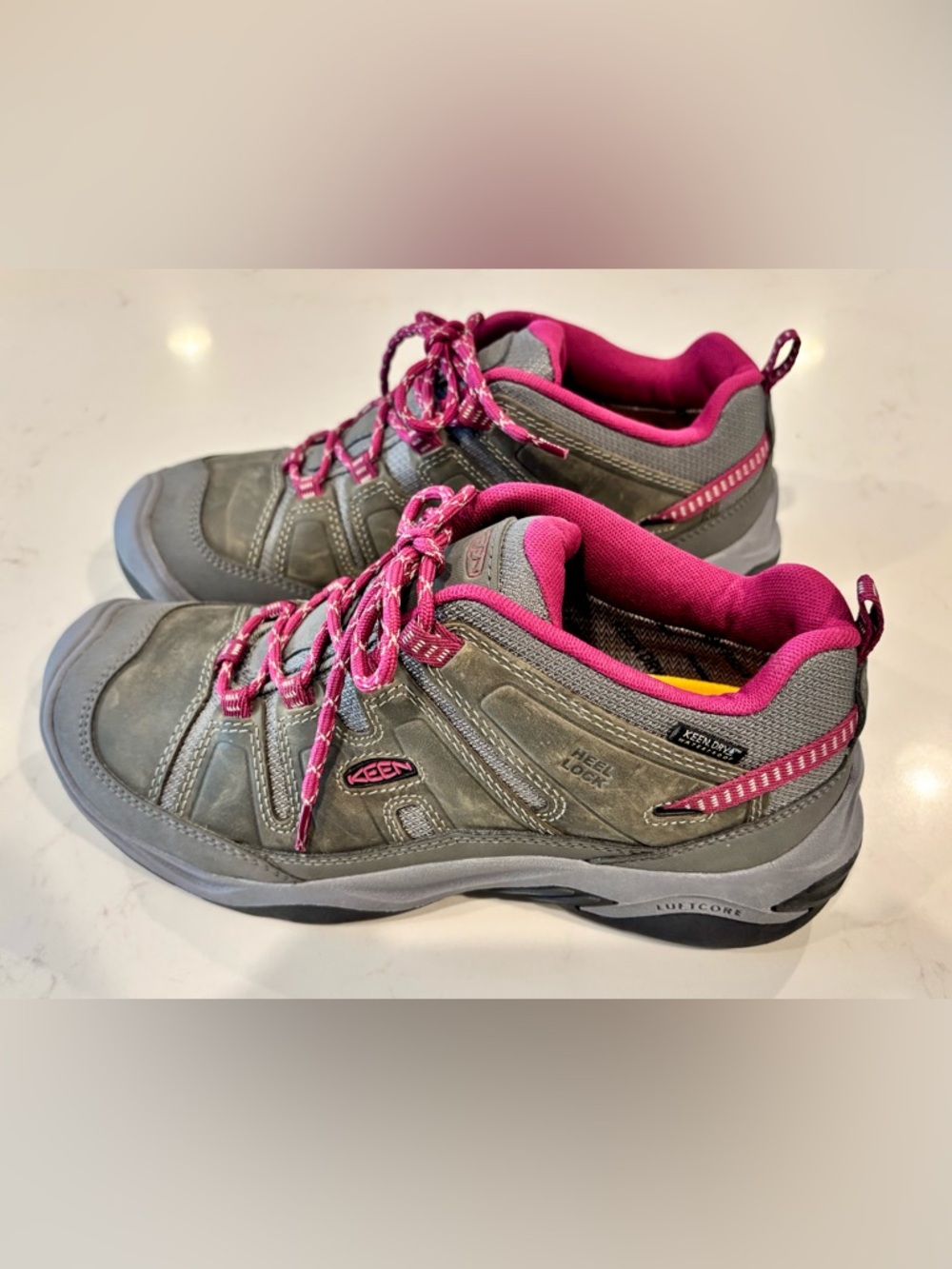 NEVER WORN Keen Circadia Waterproof Hiking Shoe in Steel Grey/Boysenberry